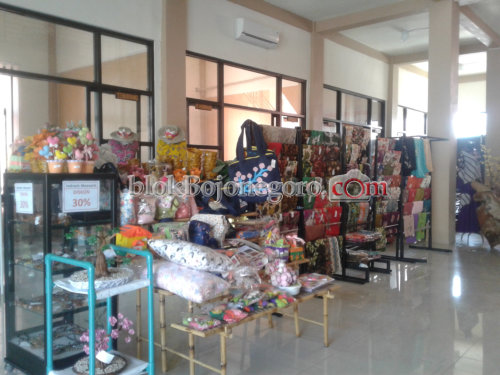 Omzet Galeri Pamer Selama Bulan Juni Menurun